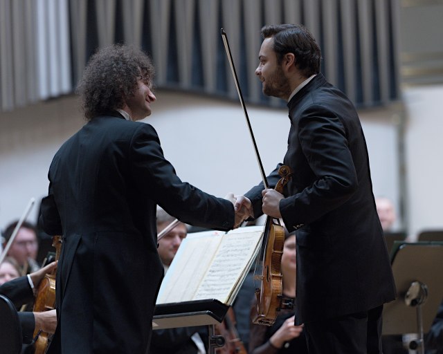 Slovenská filharmónia a poslucháči HTF-VŠMU v Bratislave - 19  SF Dalibor Karvay_Rastislav Stur 09 12 2016 © jan.f.lukas 