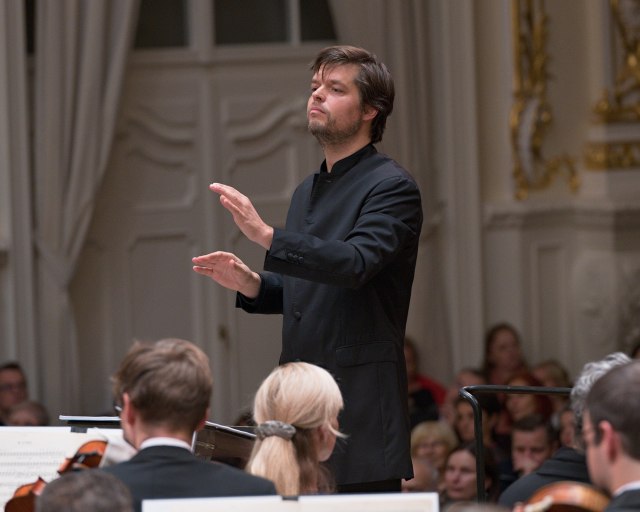 Symfonické koncerty s dvoma slovenskými hviezdami – Jurajom Valčuhom a Milanom Paľom  - 65 BHS SF SFZ Juraj Valcuha 06 10 2019 © jan.f.lukas 