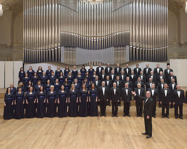 45. sezóna Štátneho komorného orchestra v Žiline so Slovenským filharmonickým zborom - 8 SF foto zboru 19 11 2015 © Jan Lukas 