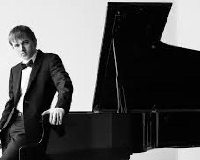 Beethoven v interpretácii víťaza medzinárodnej klavírnej súťaže L. van Beethovena  v Bonne - Filippo Gorini 