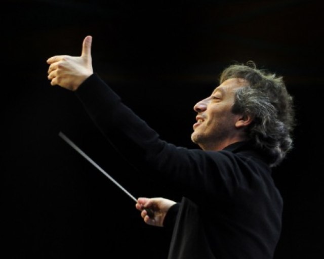 Pod taktovkou Georga Pehlivaniana - George-Pehlivanian 