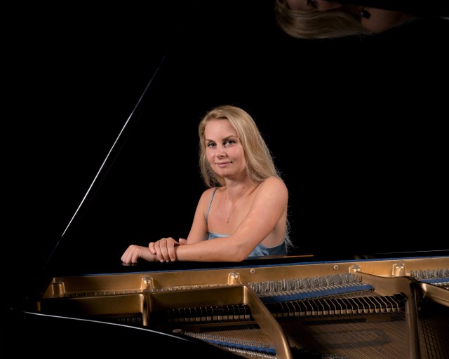 Online klavírny recitál Júlie Novosedlíkovej v Slovenskej filharmónii odštartuje nový  festival Piano Days 2021 - Júlia Novosedlíková © TIHMS & Van Velden Fotografie 6 (1) 