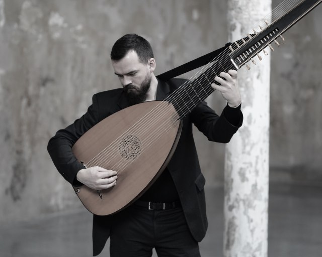 Stará hudba v bratislavskej REDUTE  - Jakub Mitrík_01 