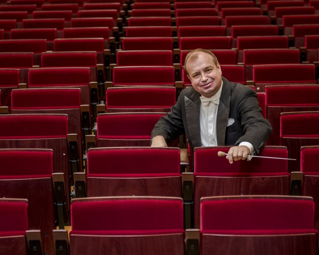 Záverečná dvojica symfonických koncertov v Redute - Leoš Svárovský FOTO T. Hulík 