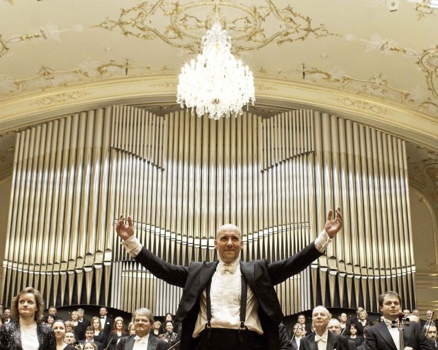 Pod taktovkou šéfdirigenta - emmanuel_villaume 