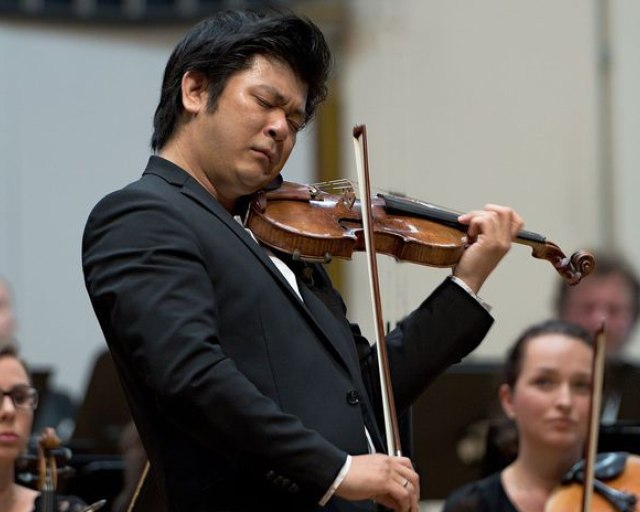 Septembrový mimoriadny koncert v Redute - foto D. Kashimoto 