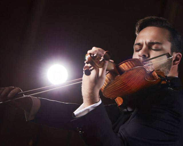 Vivaldi a Piazzolla so Slovenským komorným orchestrom a  Daliborom Karvayom - foto Dalibor Karvay a 