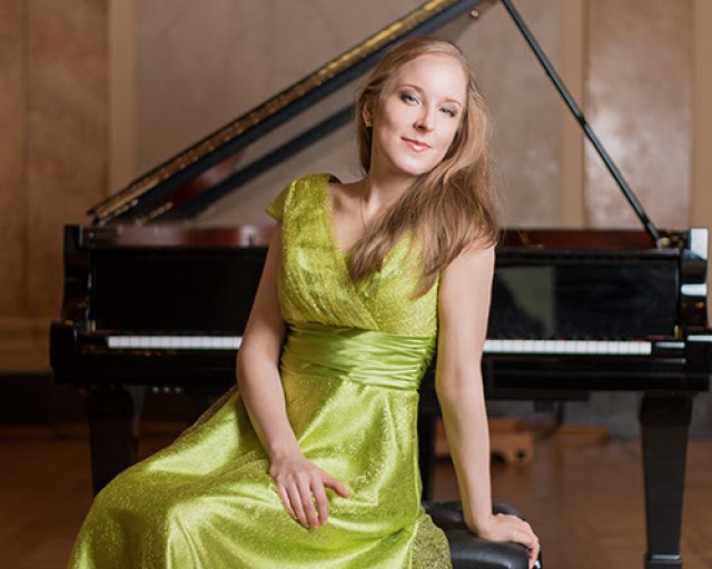 Utorkový klavírny recitál v Malej sále - IMG_1107mm_Original 