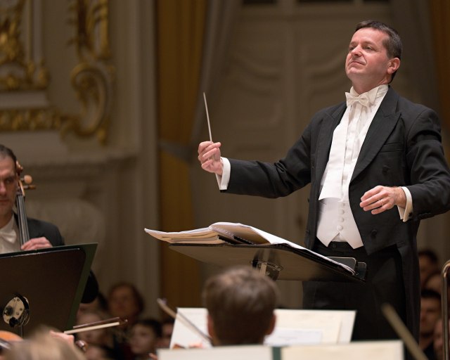 Symfonické večery v Slovenskej filharmónii - Ondrej Olos 